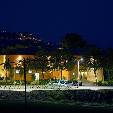 Relais Villa Fornari كاميرينو المظهر الخارجي الصورة