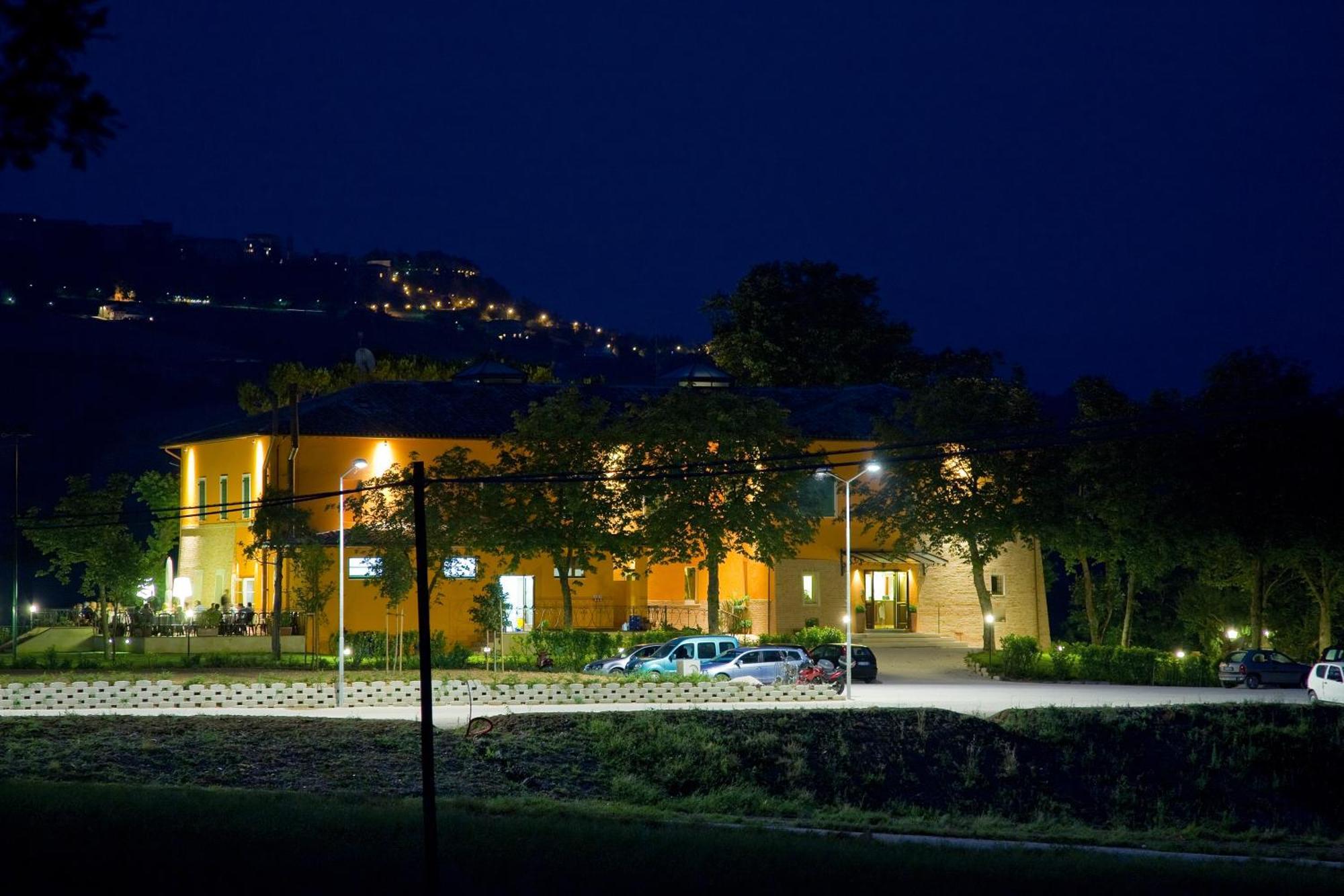 Relais Villa Fornari كاميرينو المظهر الخارجي الصورة