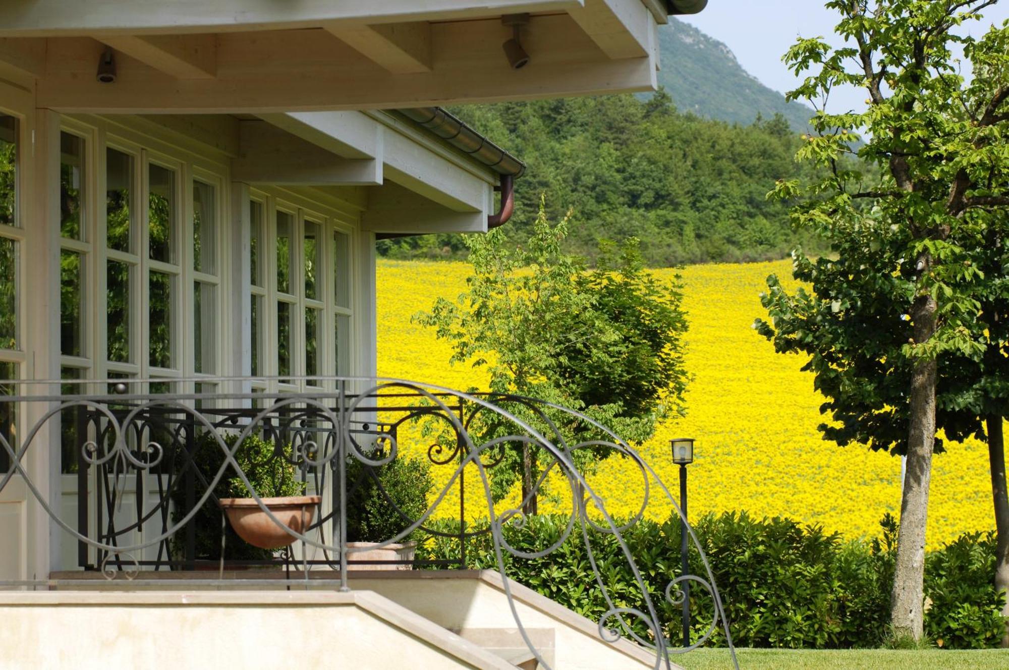 Relais Villa Fornari كاميرينو المظهر الخارجي الصورة