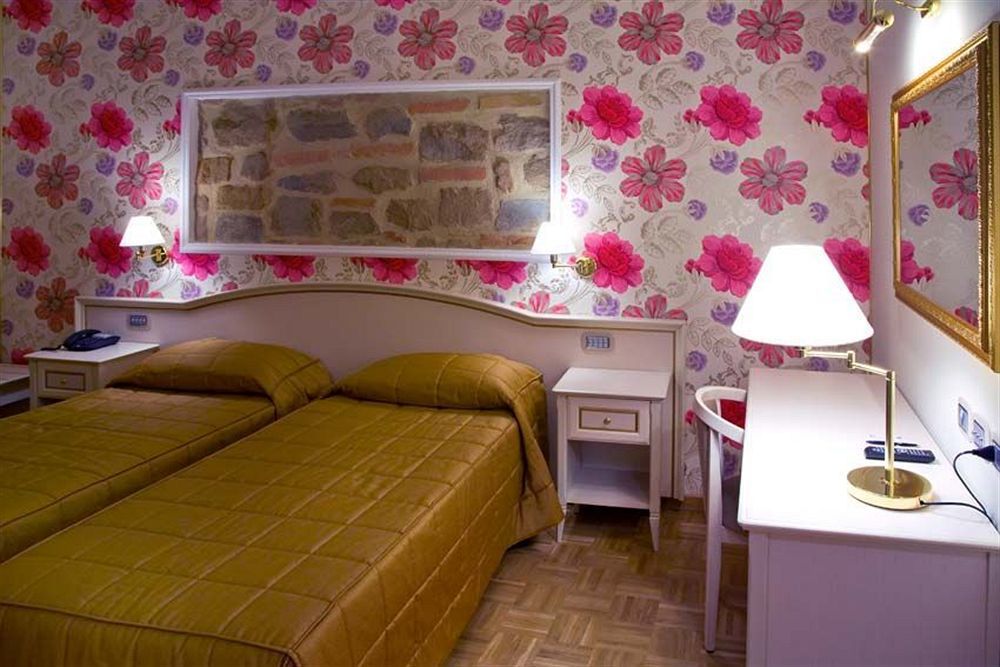 Relais Villa Fornari كاميرينو المظهر الخارجي الصورة